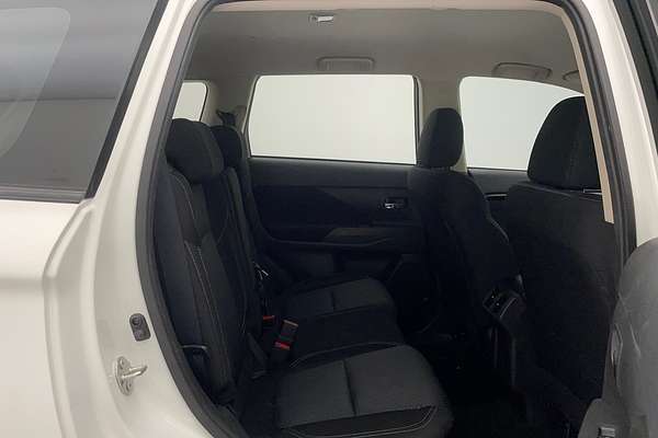 2020 Mitsubishi Outlander ES ZL