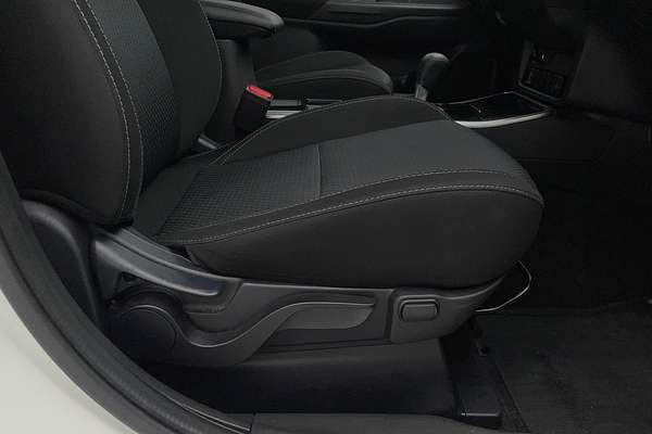 2020 Mitsubishi Outlander ES ZL