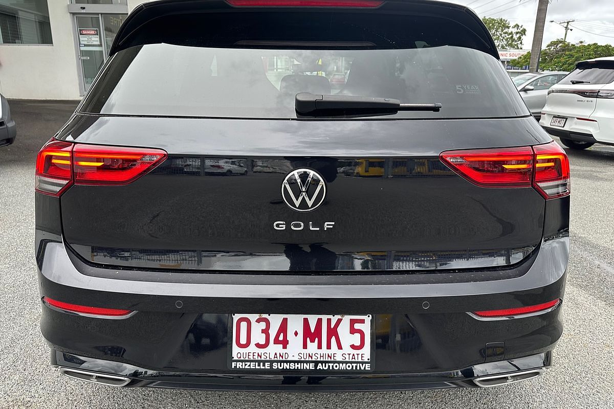 2022 Volkswagen Golf 110TSI R-Line 8