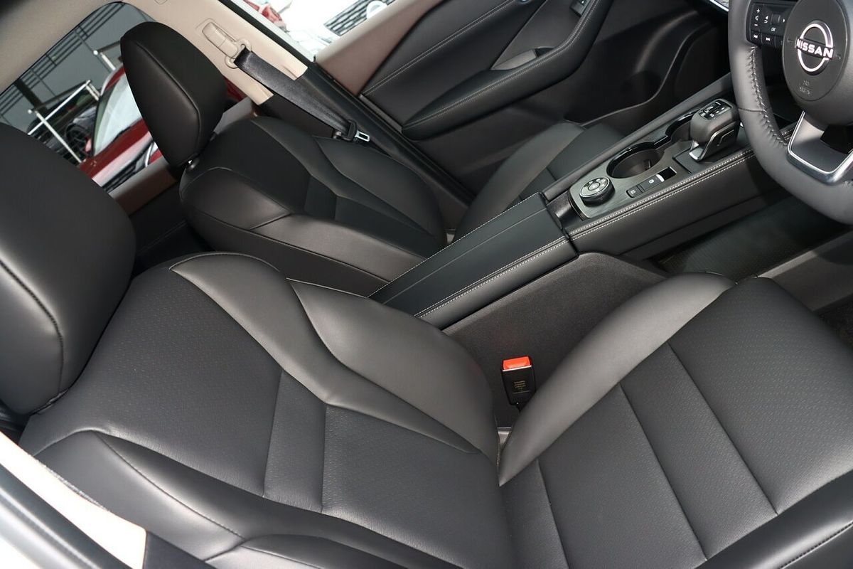 2025 Nissan X-TRAIL ST-L T33