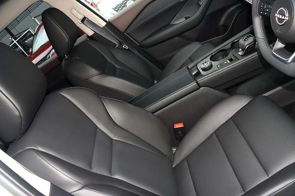 2025 Nissan X-TRAIL ST-L T33