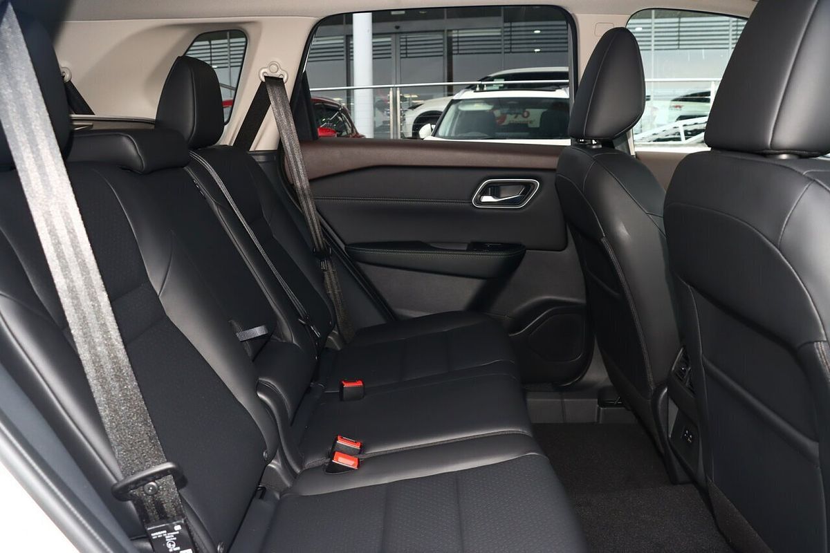 2025 Nissan X-TRAIL ST-L T33