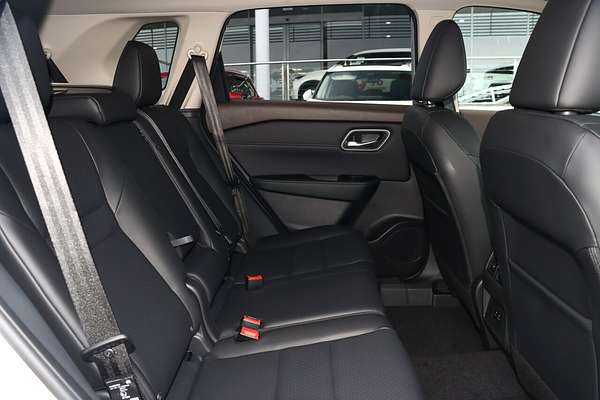 2025 Nissan X-TRAIL ST-L T33