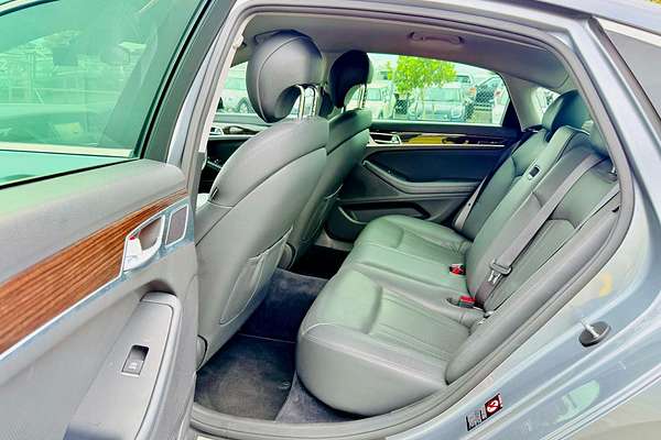 2016 Hyundai Genesis DH