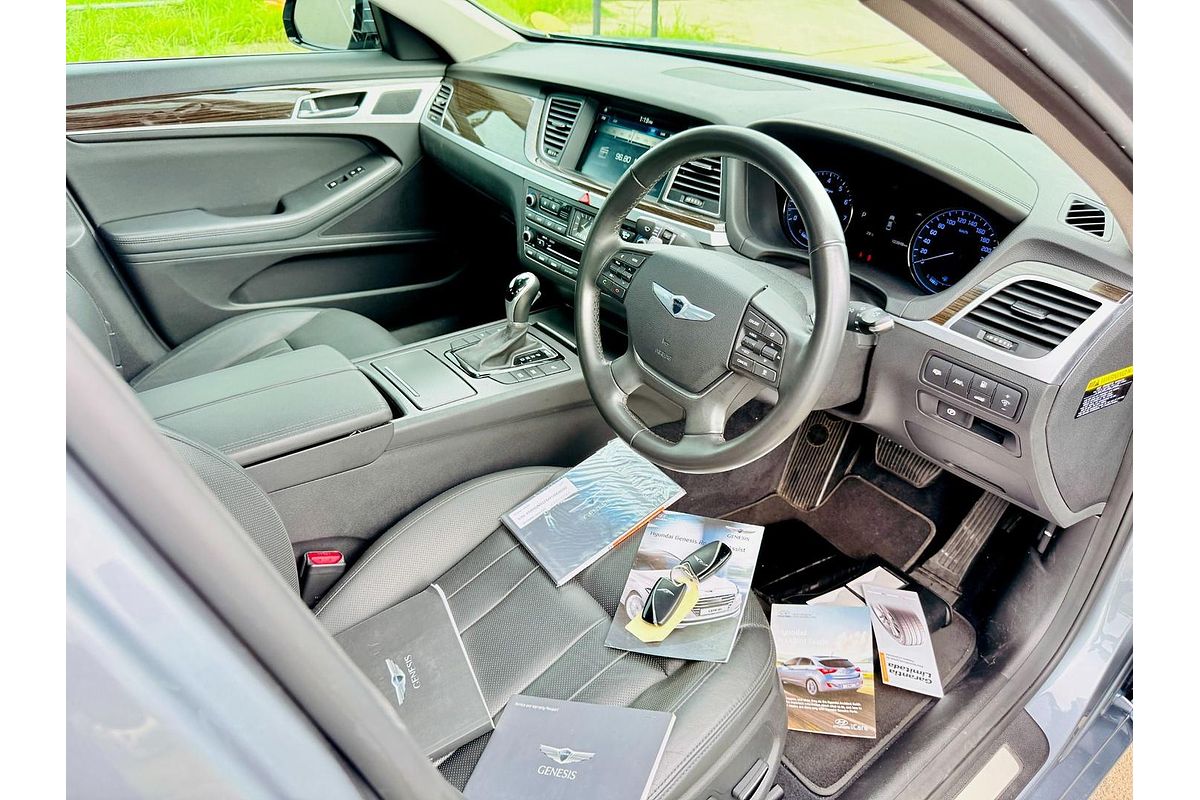 2016 Hyundai Genesis DH
