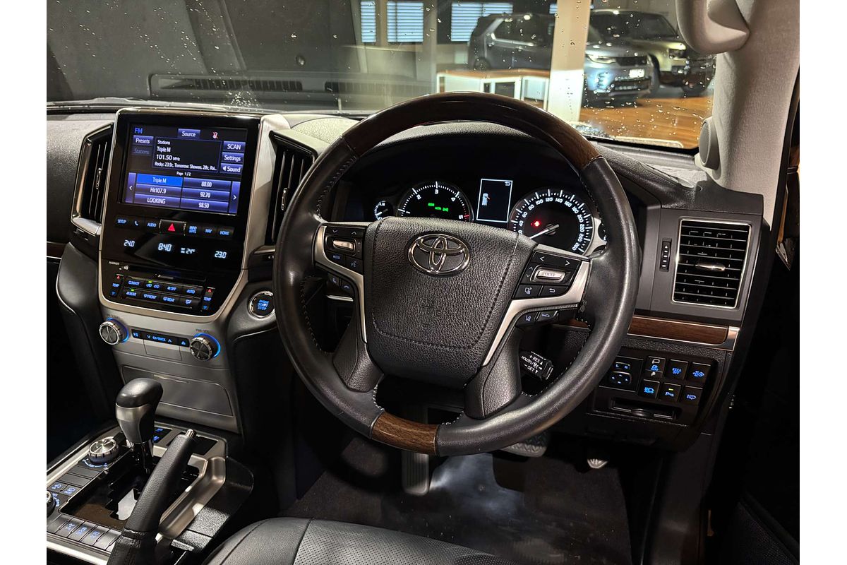 2020 Toyota Landcruiser Sahara VDJ200R