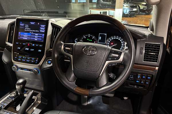 2020 Toyota Landcruiser Sahara VDJ200R