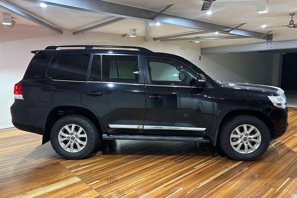 2020 Toyota Landcruiser Sahara VDJ200R
