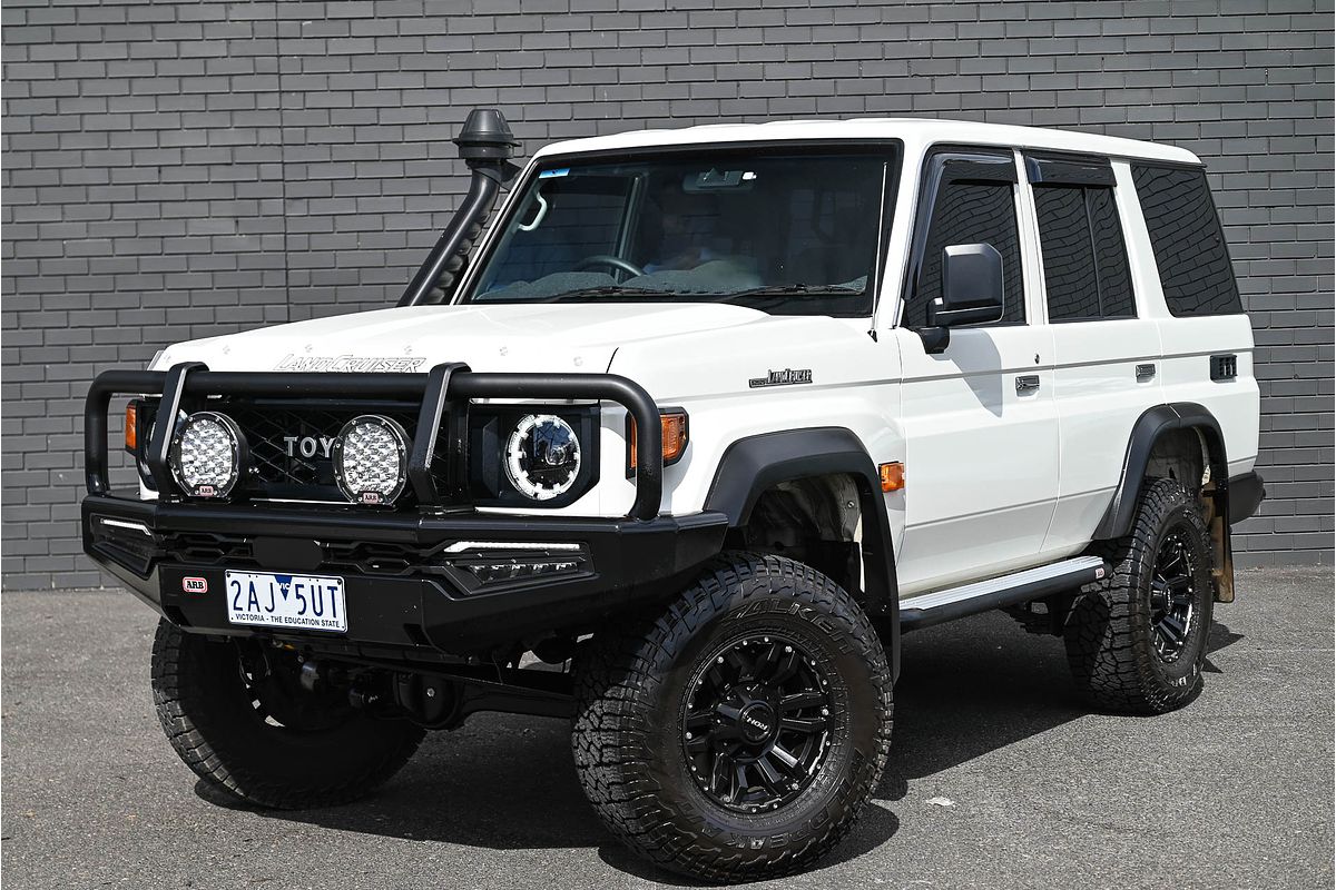 2024 Toyota Landcruiser GXL GDJL76R