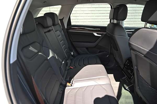 2024 Volkswagen Touareg 170TDI RC