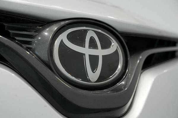 2018 Toyota Camry Ascent ASV70R