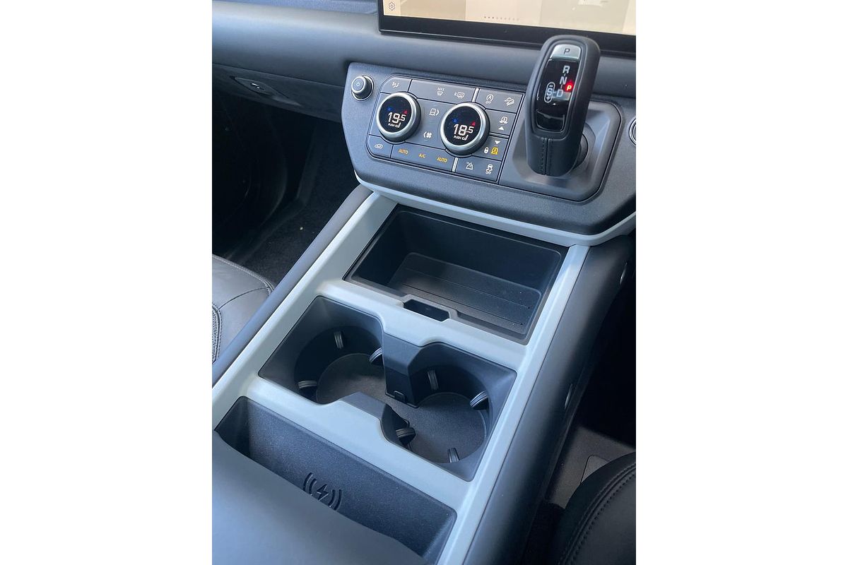 2024 Land Rover Defender 110 D300 X-Dynamic SE L663