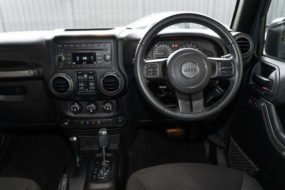 2017 Jeep Wrangler Unlimited Sport JK