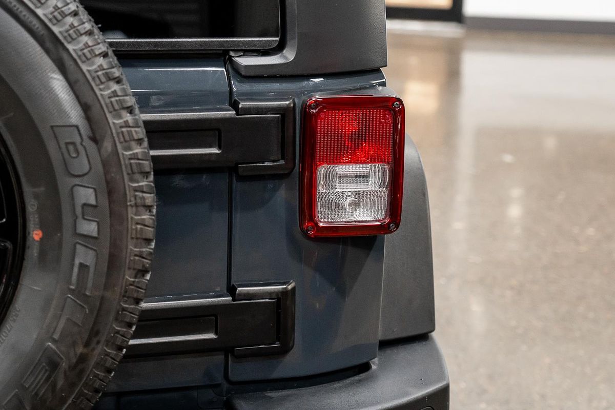 2017 Jeep Wrangler Unlimited Sport JK