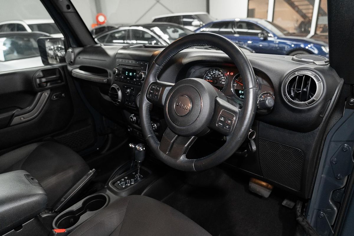 2017 Jeep Wrangler Unlimited Sport JK