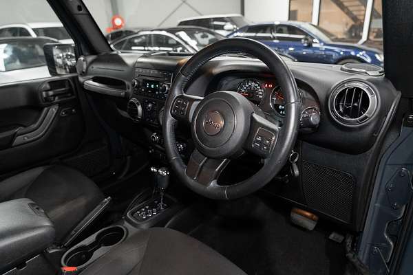 2017 Jeep Wrangler Unlimited Sport JK