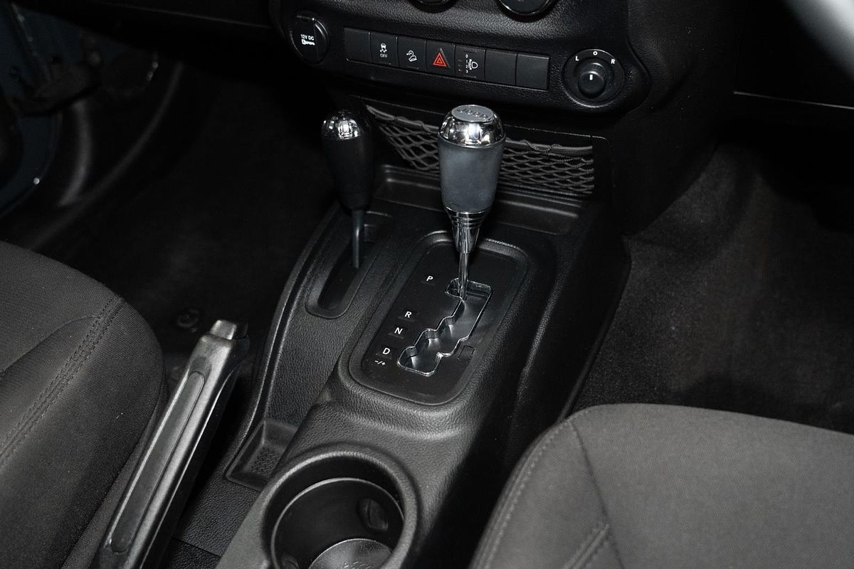 2017 Jeep Wrangler Unlimited Sport JK