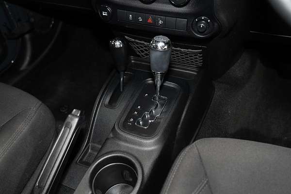 2017 Jeep Wrangler Unlimited Sport JK