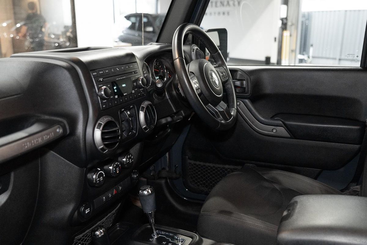 2017 Jeep Wrangler Unlimited Sport JK