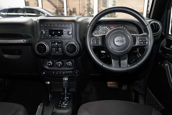 2017 Jeep Wrangler Unlimited Sport JK