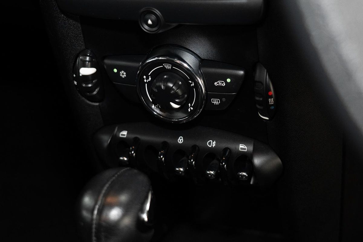 2011 MINI Hatch Ray R56 LCI
