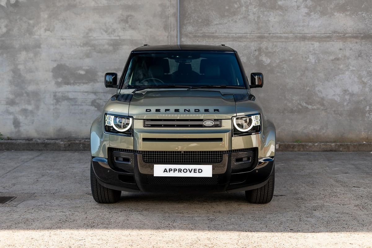 2023 Land Rover Defender 90 P400 X-Dynamic SE L663
