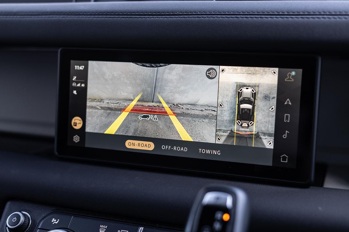 2023 Land Rover Defender 90 P400 X-Dynamic SE L663