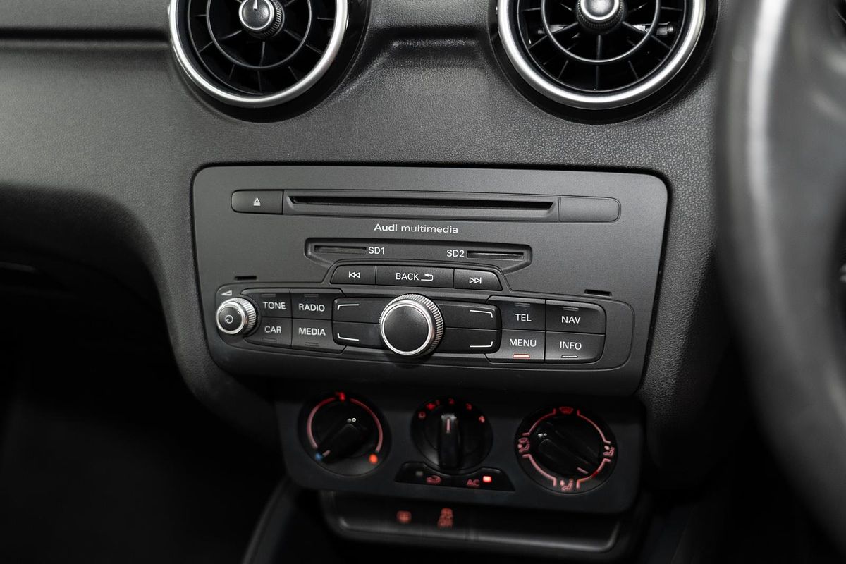 2011 Audi A1 Attraction 8X