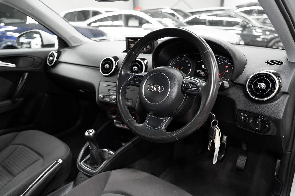 2011 Audi A1 Attraction 8X