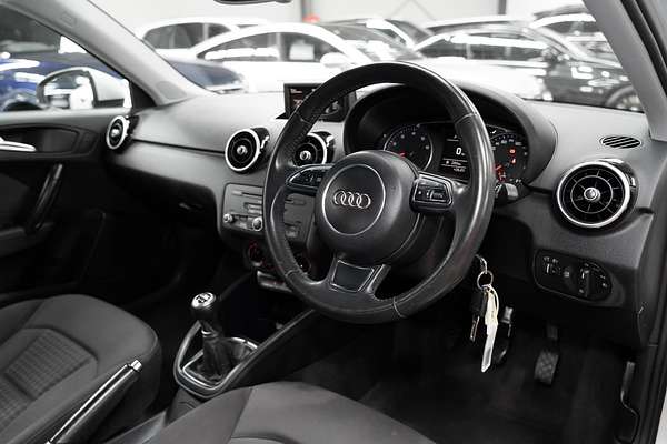 2011 Audi A1 Attraction 8X