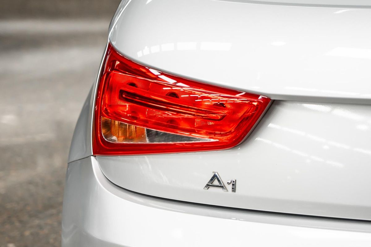 2011 Audi A1 Attraction 8X
