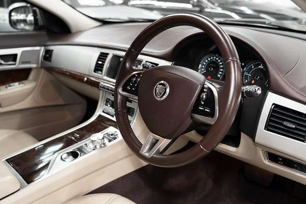 2013 Jaguar XF Premium Luxury X250