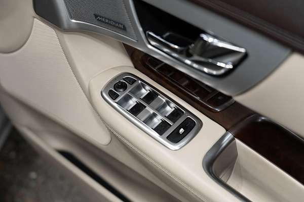 2013 Jaguar XF Premium Luxury X250
