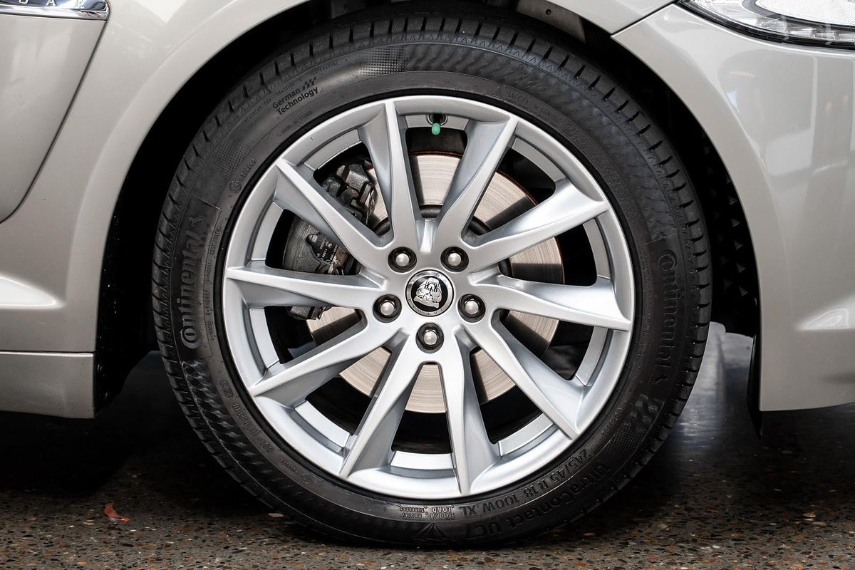 2013 Jaguar XF Premium Luxury X250