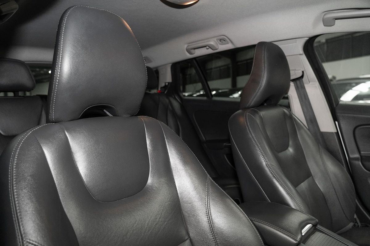 2017 Volvo V60 Cross Country D4