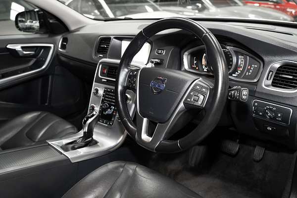 2017 Volvo V60 Cross Country D4