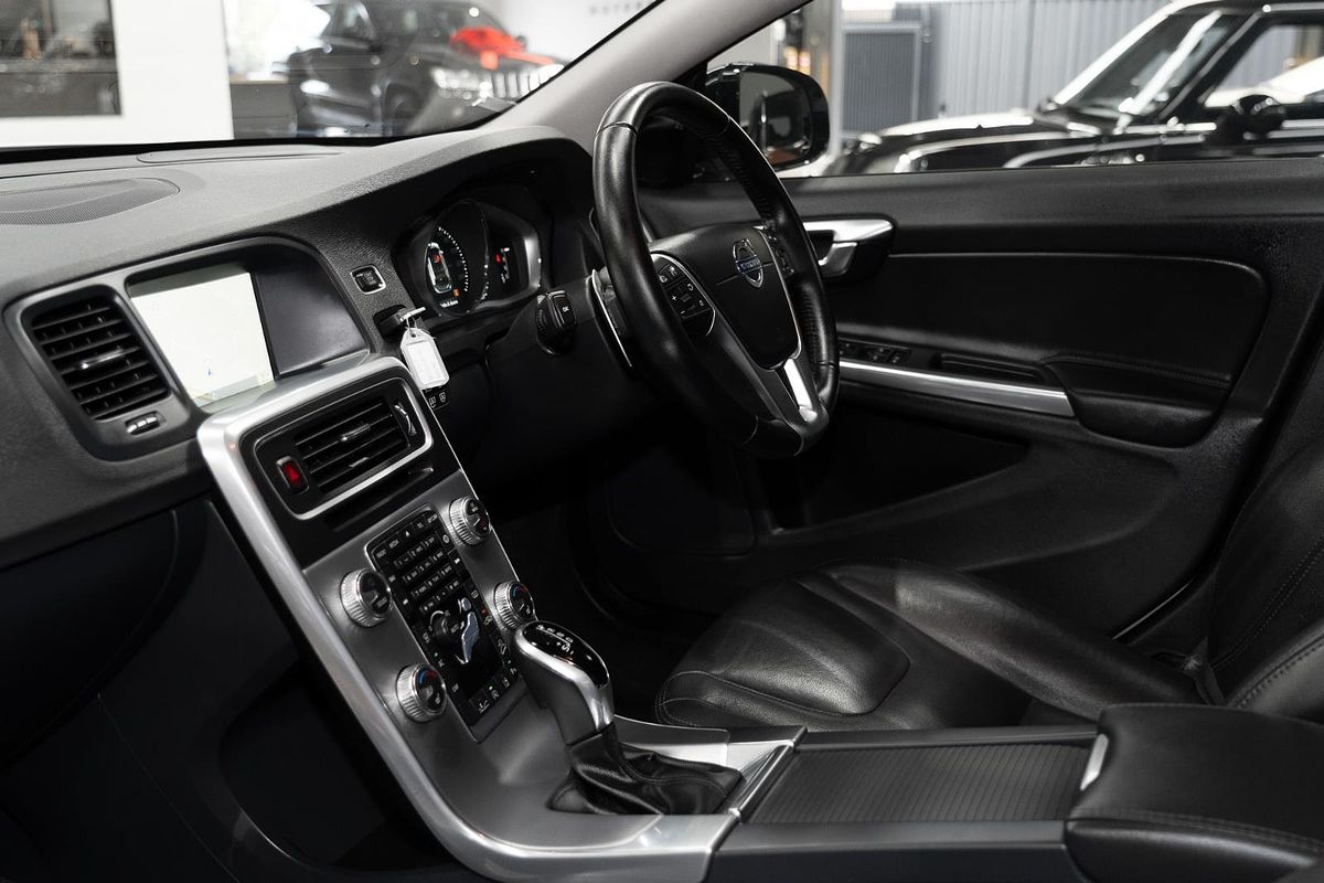2017 Volvo V60 Cross Country D4
