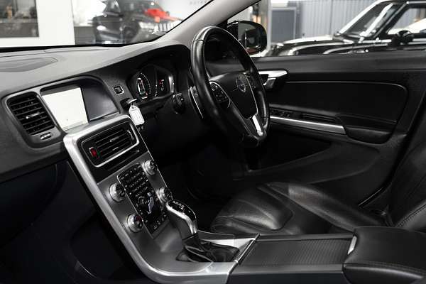 2017 Volvo V60 Cross Country D4