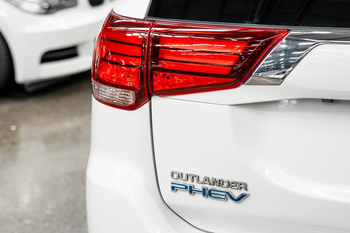 2017 Mitsubishi Outlander PHEV LS ZK