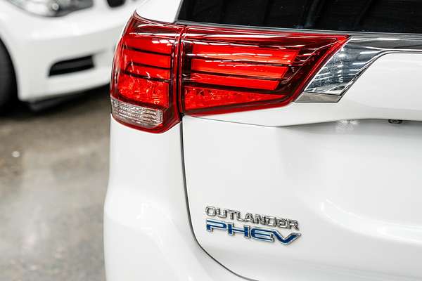 2017 Mitsubishi Outlander PHEV LS ZK