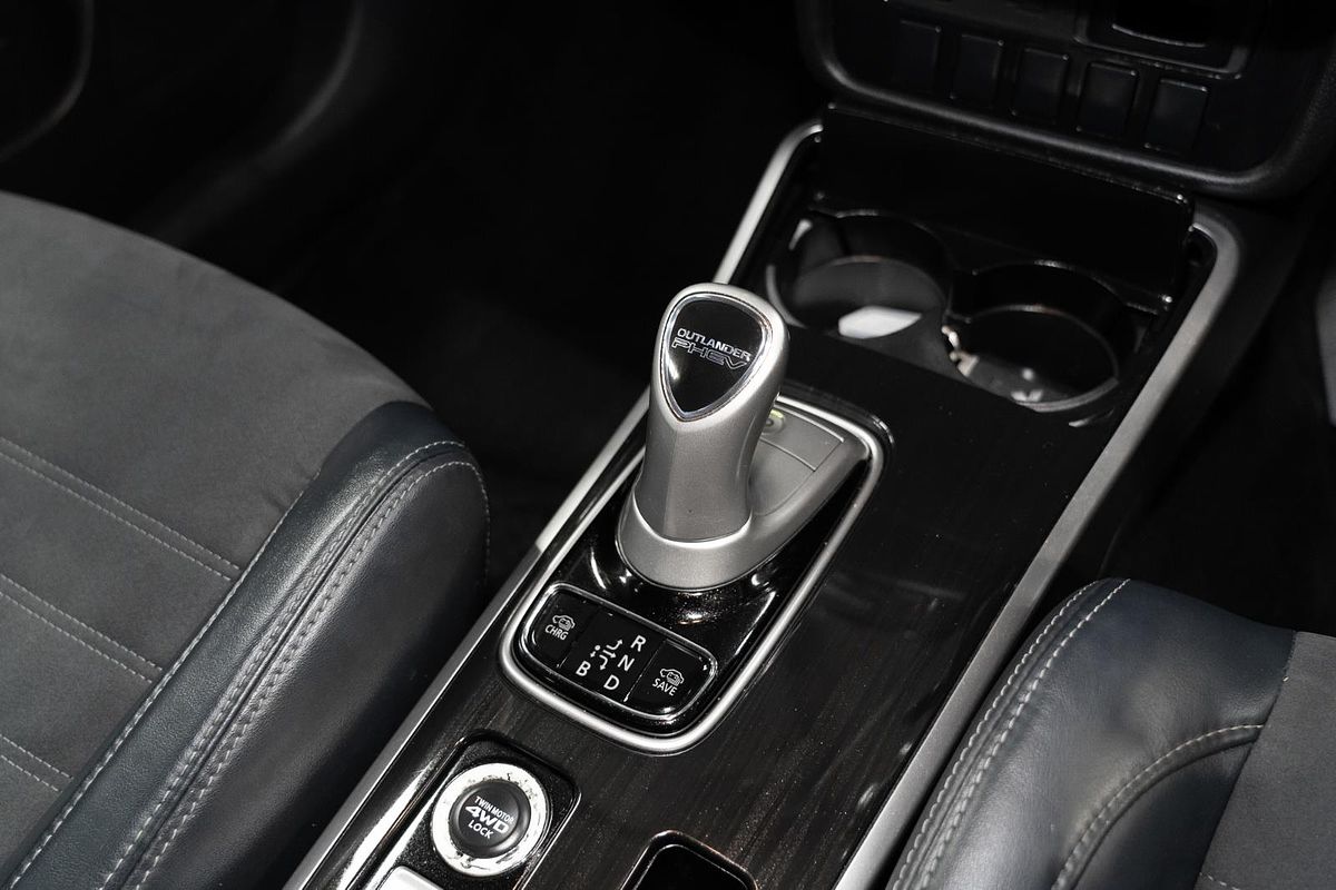 2017 Mitsubishi Outlander PHEV LS ZK