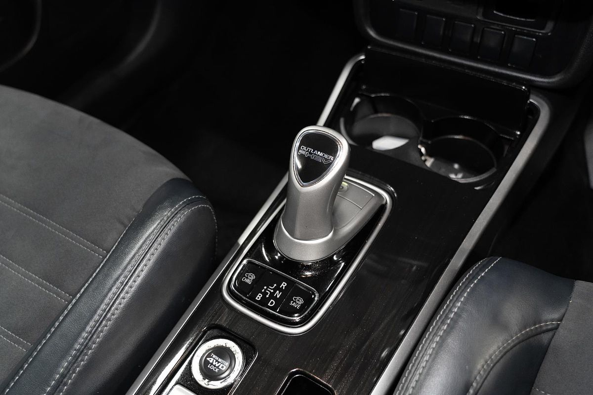 2018 Mitsubishi Outlander PHEV LS ZK