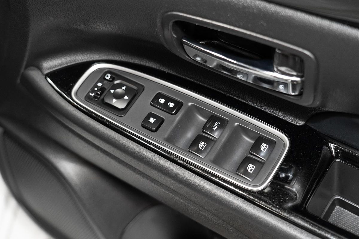 2018 Mitsubishi Outlander PHEV LS ZK