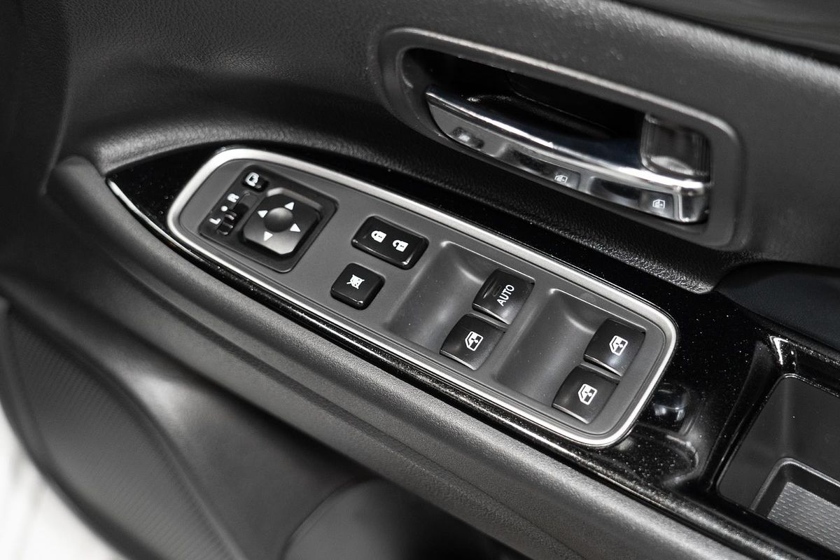 2018 Mitsubishi Outlander PHEV LS ZK