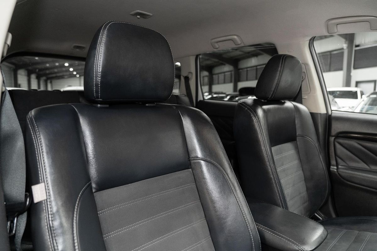 2018 Mitsubishi Outlander PHEV LS ZK