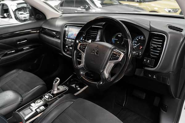 2017 Mitsubishi Outlander PHEV LS ZK