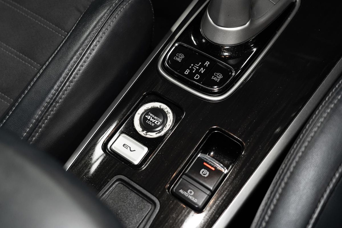 2018 Mitsubishi Outlander PHEV LS ZK