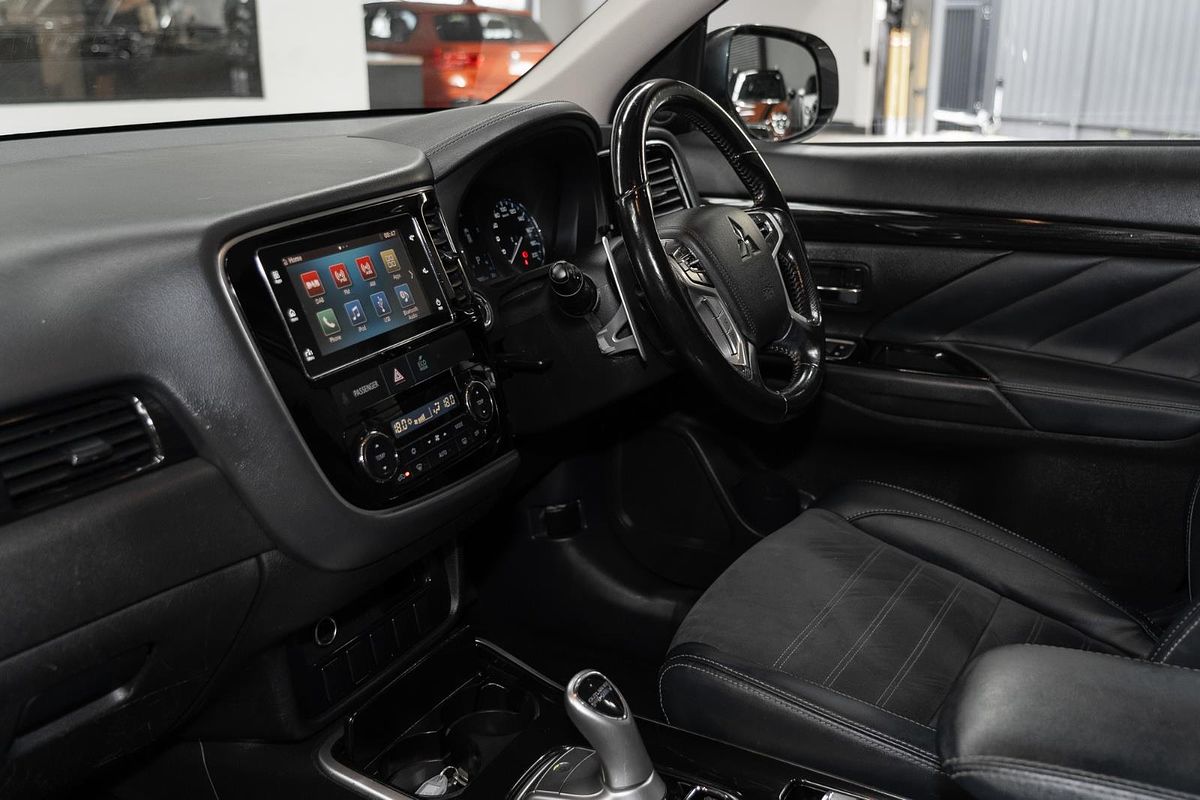 2018 Mitsubishi Outlander PHEV LS ZK