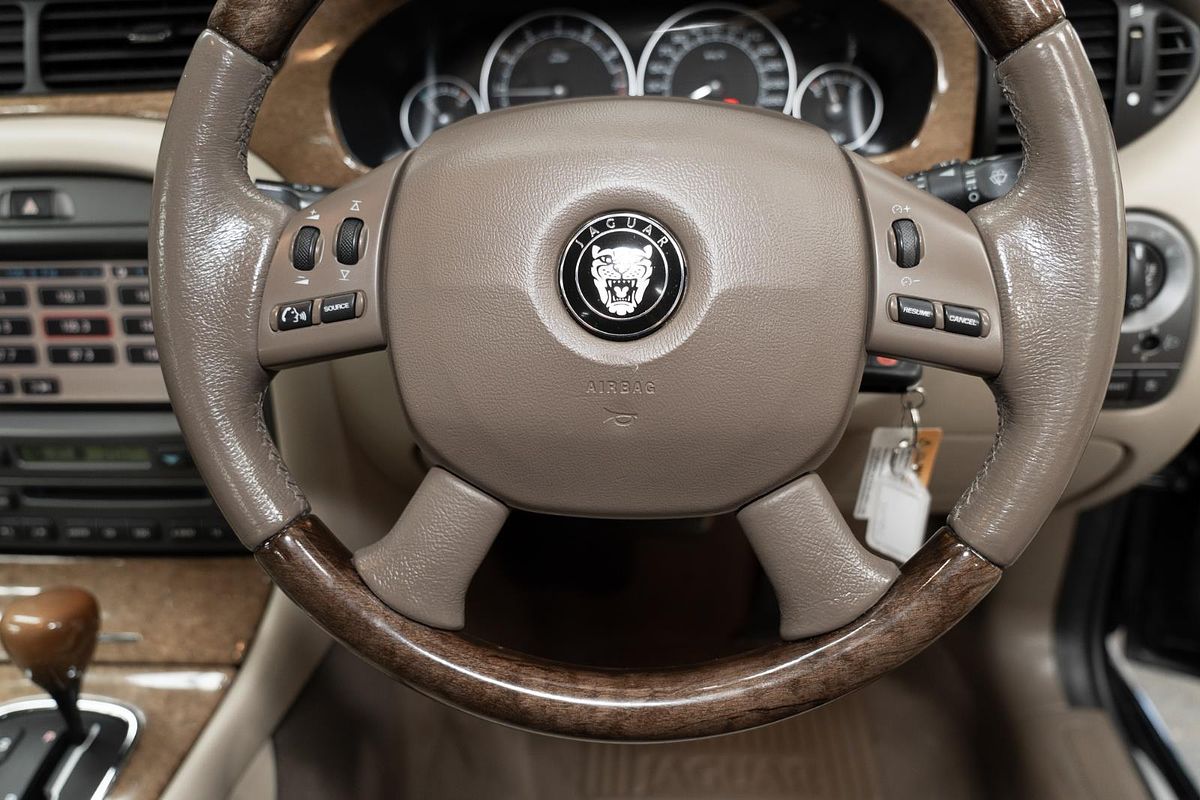 2007 Jaguar X-Type LE X400
