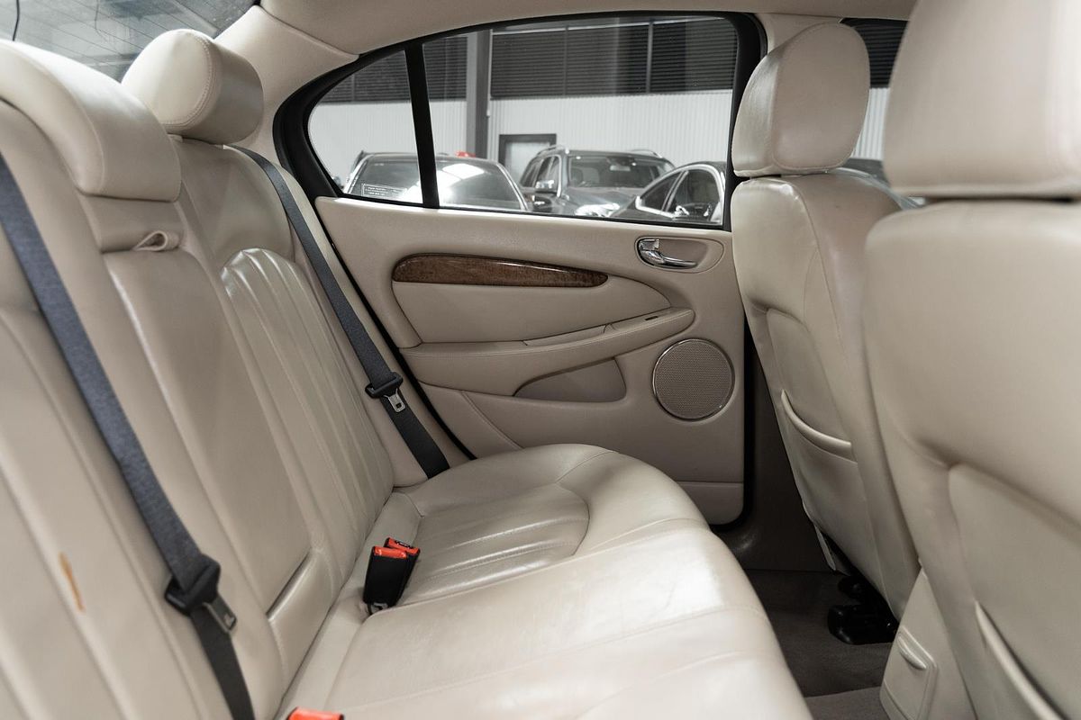 2007 Jaguar X-Type LE X400